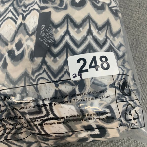 Alfani Button Down Long Blouse Long Roll Up Sleeves Size‎ 8 Black White Grey Tan - Picture 16 of 16